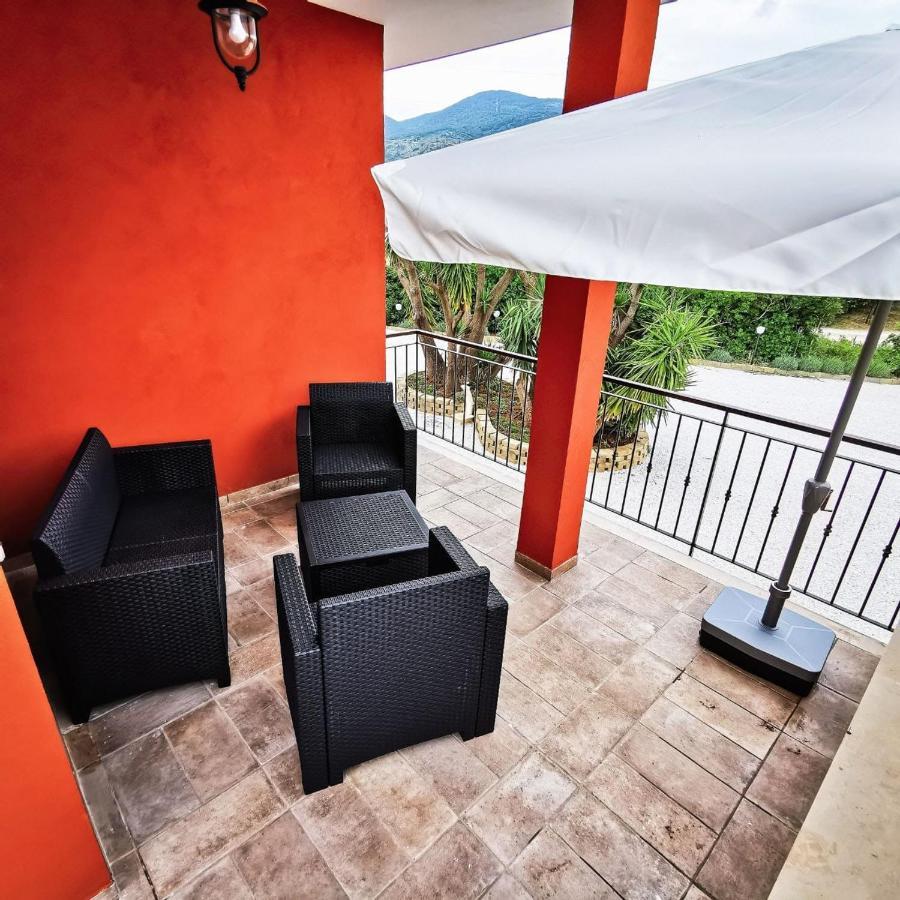 Il Sentiero Di Leano Hotel แตร์ราชินา ภายนอก รูปภาพ